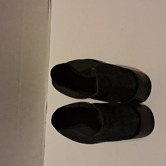 Eileen Fisher~Bayo Black Tumbled Nubuck Leather Booties in size 6.5 - Picture 4 of 8